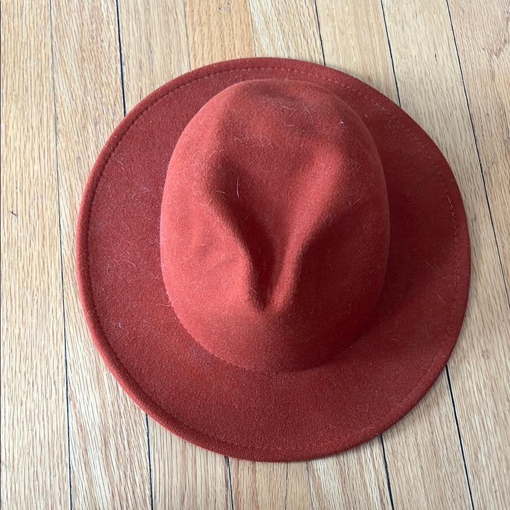 PrettyLittleThing Rust Hat
